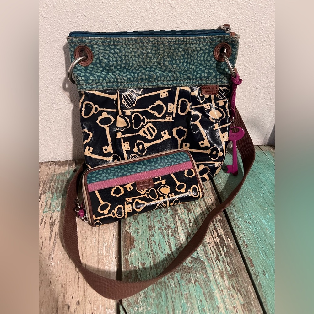 Fossil Key-Per Cross Body Bag With Matching Wallet - image 1